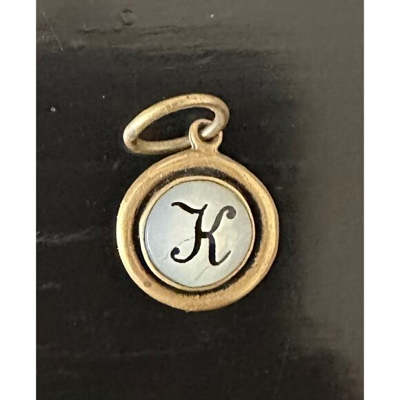Waxing Poetic Letter "K" Insignia charm in brass and mother-of-pearl - Picture 2 of 4